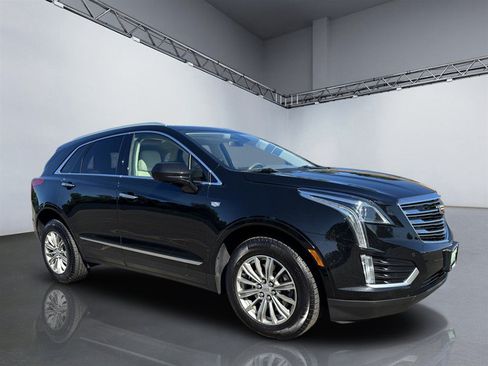 Used 2017 Cadillac XT5 Luxury w/ LPO, Wheel Lock Package AWD/4WD image 9