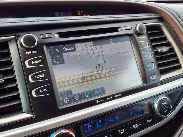 Used 2016 Toyota Highlander XLE FWD image 11