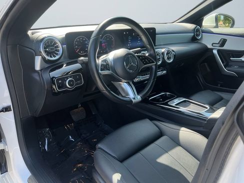Used 2025 Mercedes-Benz CLA 250 image 11