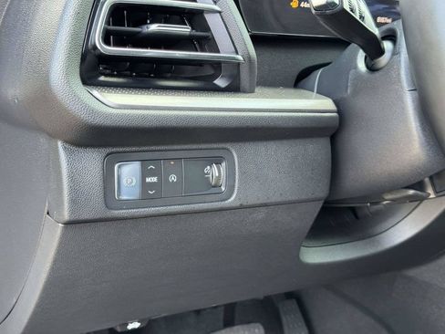 Used 2026 Chevrolet Traverse LT w/ Driver Confidence Package FWD image 10