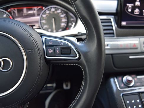Used 2015 Audi S8 image 65