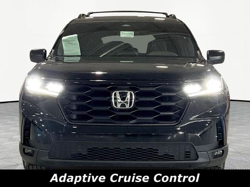Used 2025 Honda Pilot Sport image 2