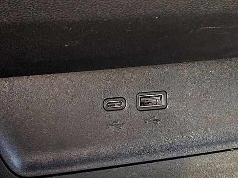 Used 2025 Chevrolet Equinox LT FWD image 23
