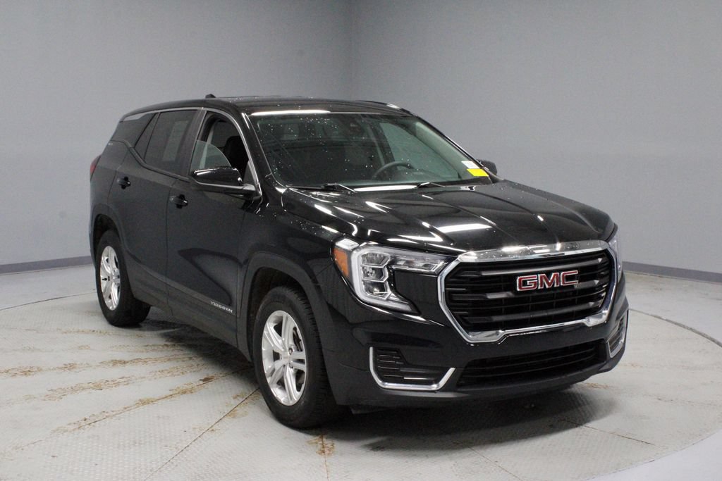 Used 2024 GMC Terrain SLE AWD/4WD image 1