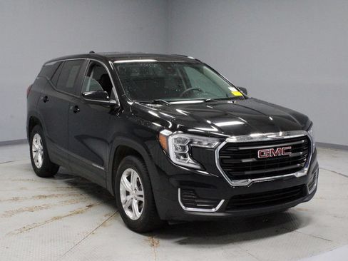 Used 2024 GMC Terrain SLE AWD/4WD image 1