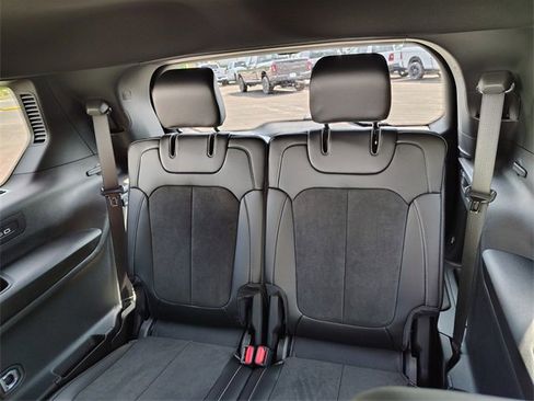 New 2025 Jeep Grand Cherokee L Altitude image 32