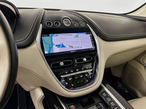 Used 2023 Aston Martin DBX AWD/4WD image 10