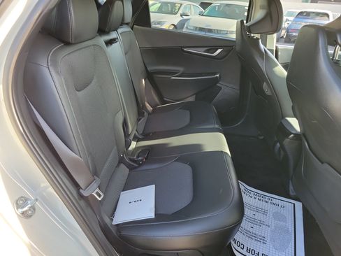 Used 2024 Kia EV6 Light image 19