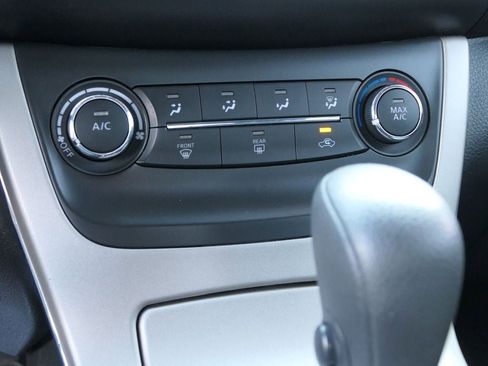 Used 2015 Nissan Sentra S image 22