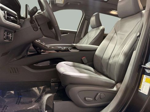 Certified 2023 Lincoln Nautilus Reserve image 5