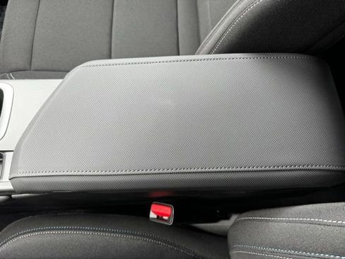 New 2026 Chevrolet Equinox EV LT image 17