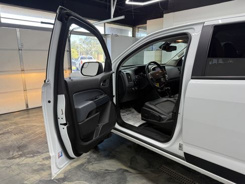 Used 2019 Chevrolet Colorado Z71 AWD/4WD image 8