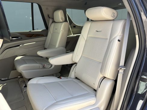 Certified 2024 Cadillac Escalade Sport Platinum w/ LPO, ONYX Package AWD/4WD image 13