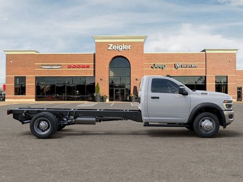 New 2026 RAM 5500 Tradesman w/ Chrome Appearance Group RWD image 21