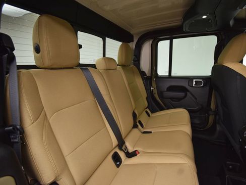 New 2026 Jeep Gladiator Willys AWD/4WD image 20