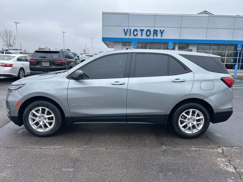 Used 2024 Chevrolet Equinox LS w/ LS Convenience Package image 8