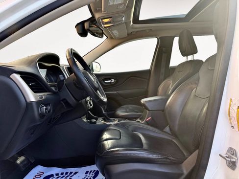 Used 2016 Jeep Cherokee Limited image 9