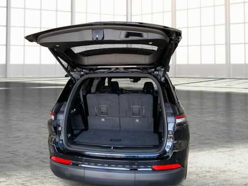 New 2025 Jeep Grand Cherokee L Altitude image 12