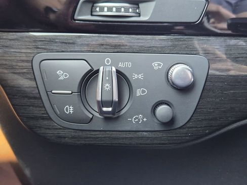 Used 2018 Audi Q7 3.0T Prestige image 25