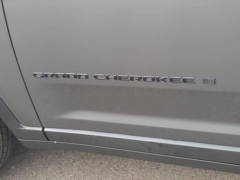 New 2026 Jeep Grand Cherokee Altitude image 15