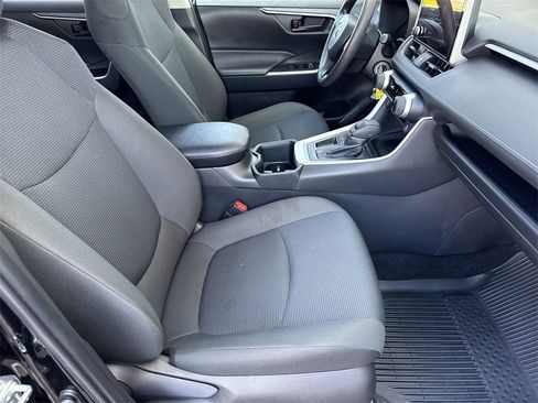 Used 2024 Toyota RAV4 LE image 32