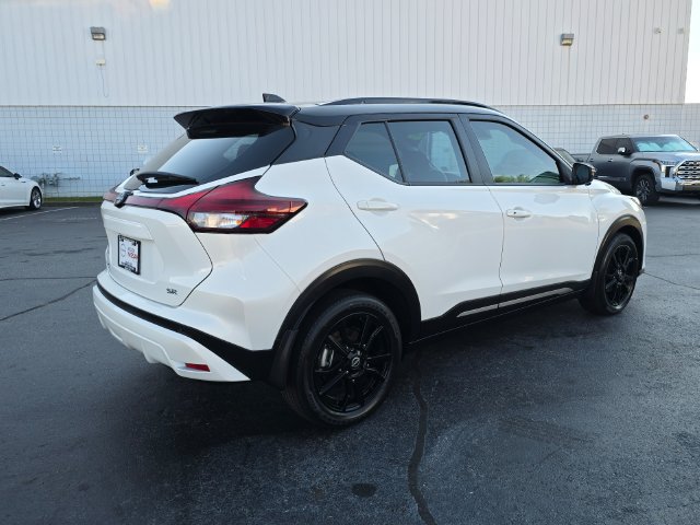 Certified 2023 Nissan Kicks SR FWD image 3