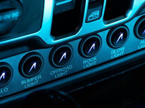 Used 2025 Jeep Gladiator Sport image 24