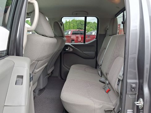 Certified 2019 Nissan Frontier SV w/ Value Truck Package AWD/4WD image 11
