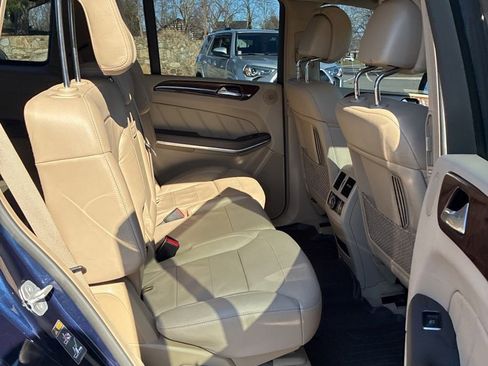 Used 2015 Mercedes-Benz GL 550 4MATIC image 16