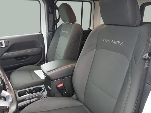 Used 2020 Jeep Wrangler Unlimited Sahara w/ Uconnect 4C Nav & Sound Group AWD/4WD image 14