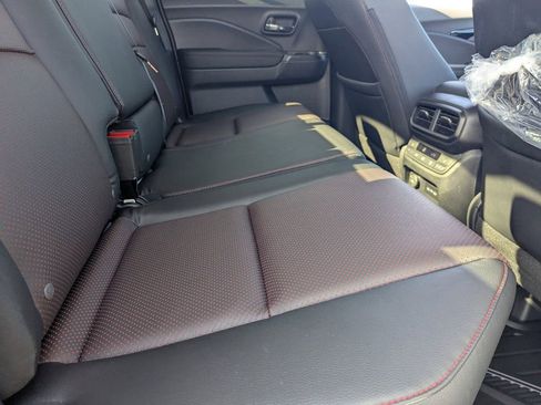 New 2026 Honda Ridgeline Black Edition image 9
