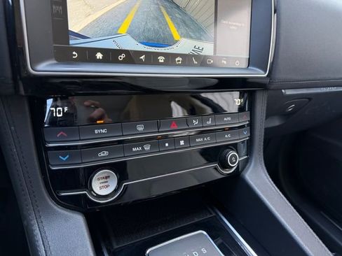 Used 2020 Jaguar F-PACE Prestige image 26