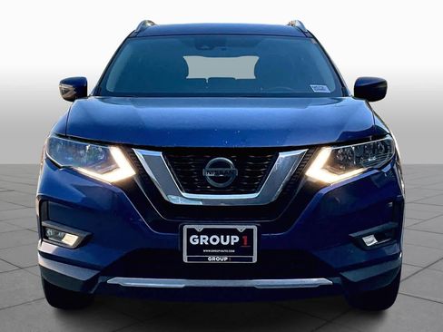 Used 2019 Nissan Rogue SV image 3