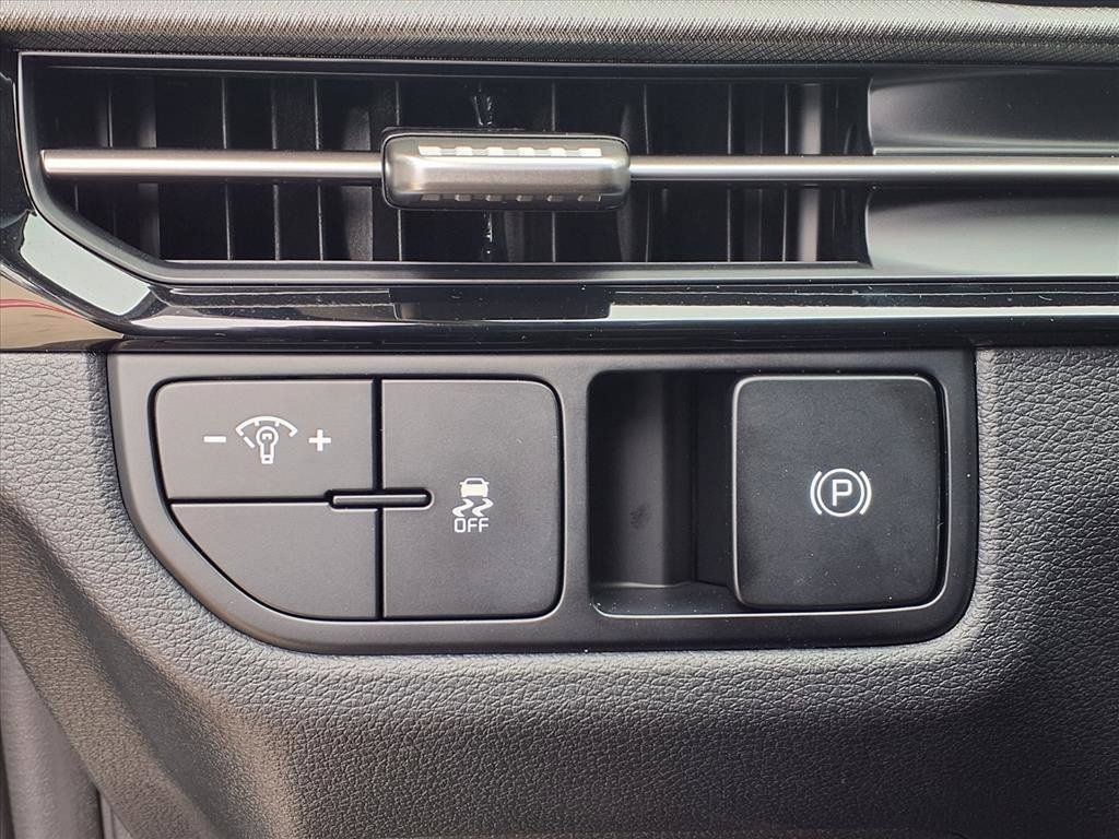 Certified 2026 Kia Sportage LX FWD image 10