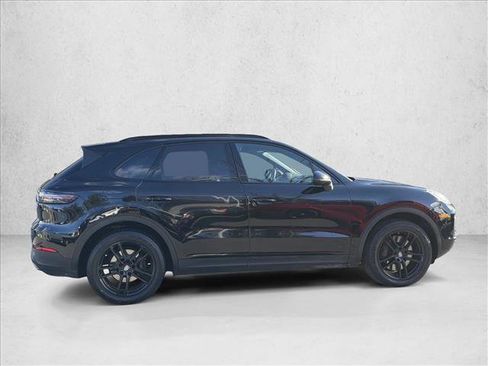 Used 2022 Porsche Cayenne image 4