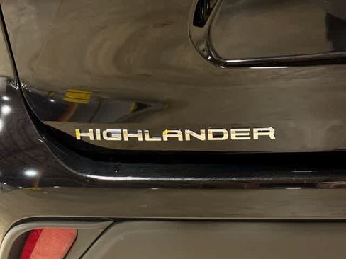Used 2025 Toyota Highlander XLE AWD/4WD image 26