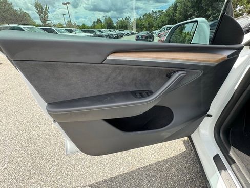 Used 2024 Tesla Model Y Long Range AWD/4WD image 7