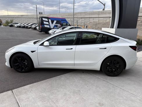 Used 2022 Tesla Model 3 Long Range AWD/4WD image 5
