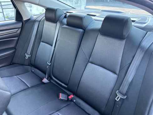 Used 2018 Honda Accord LX image 17