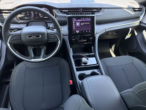 New 2026 Jeep Grand Cherokee L 4WD image 17