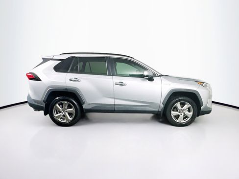 Used 2019 Toyota RAV4 Limited image 10