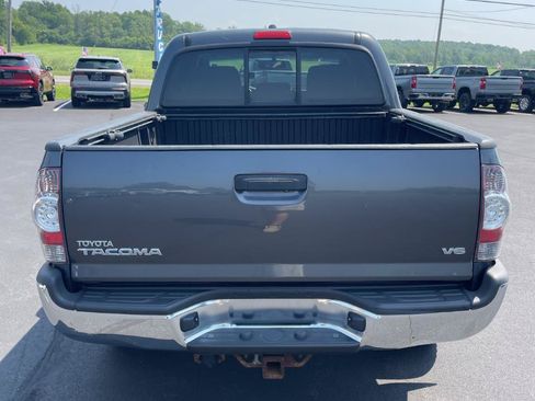 Used 2011 Toyota Tacoma 4x4 Double Cab w/ TRD Off-Road Pkg image 4