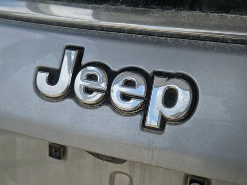 Used 2021 Jeep Compass Limited image 7