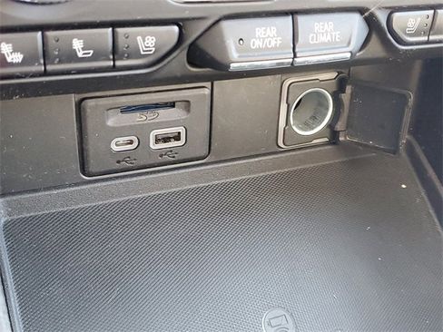 Used 2021 GMC Yukon SLT w/ SLT Premium Package image 31