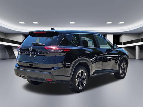 Used 2024 Nissan Rogue SV FWD image 6
