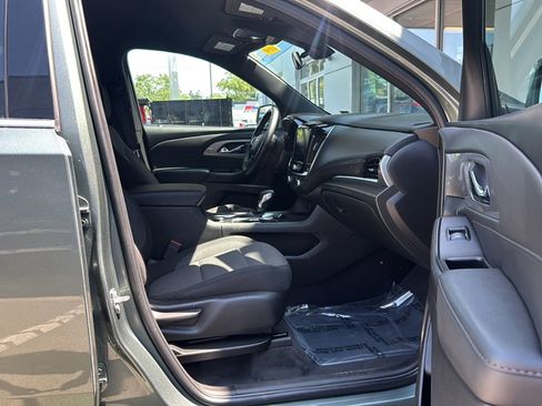 Used 2023 Chevrolet Traverse LT AWD/4WD image 14