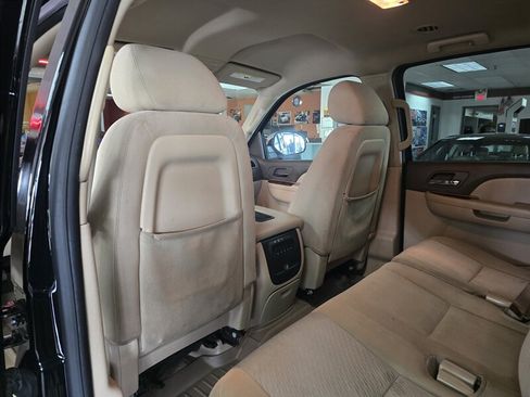 Used 2014 Chevrolet Suburban LS w/ All-Star Edition AWD/4WD image 11