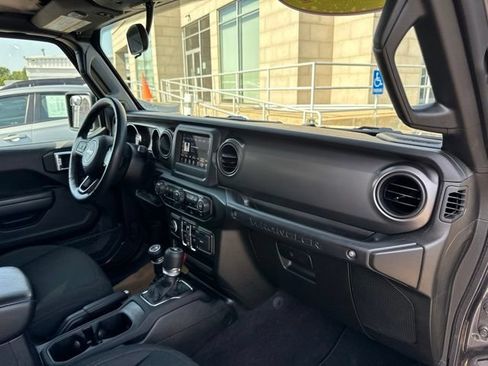Used 2021 Jeep Wrangler Unlimited Sport AWD/4WD image 25