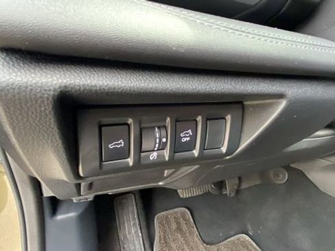 Used 2022 Subaru Outback Limited AWD/4WD image 19
