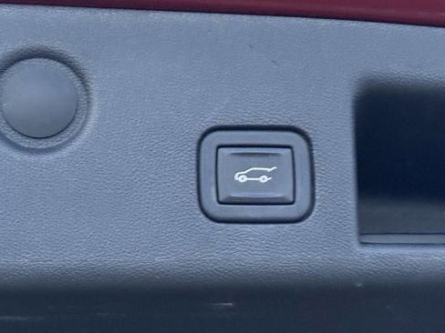 Used 2023 Chevrolet Equinox RS image 18